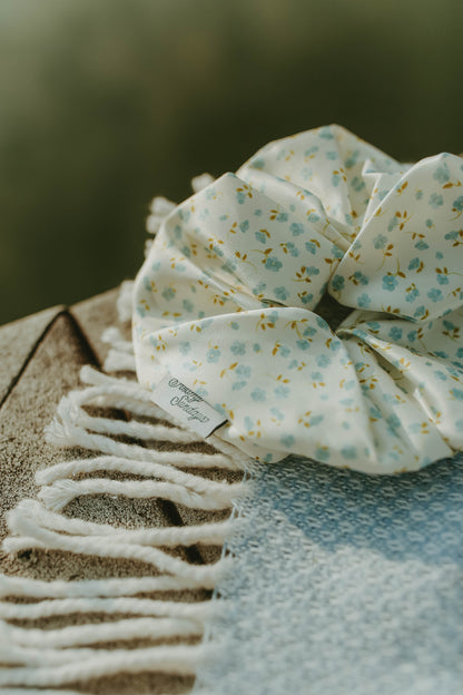 100% silk scrunchie